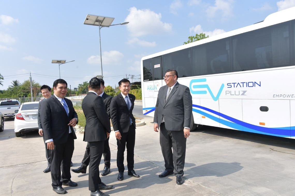 กรมชลประทาน จับมือ OR ทดลองใช้ EV BUS ผลักดันใช้พลังงานสะอาดอย่างยั่งยืน