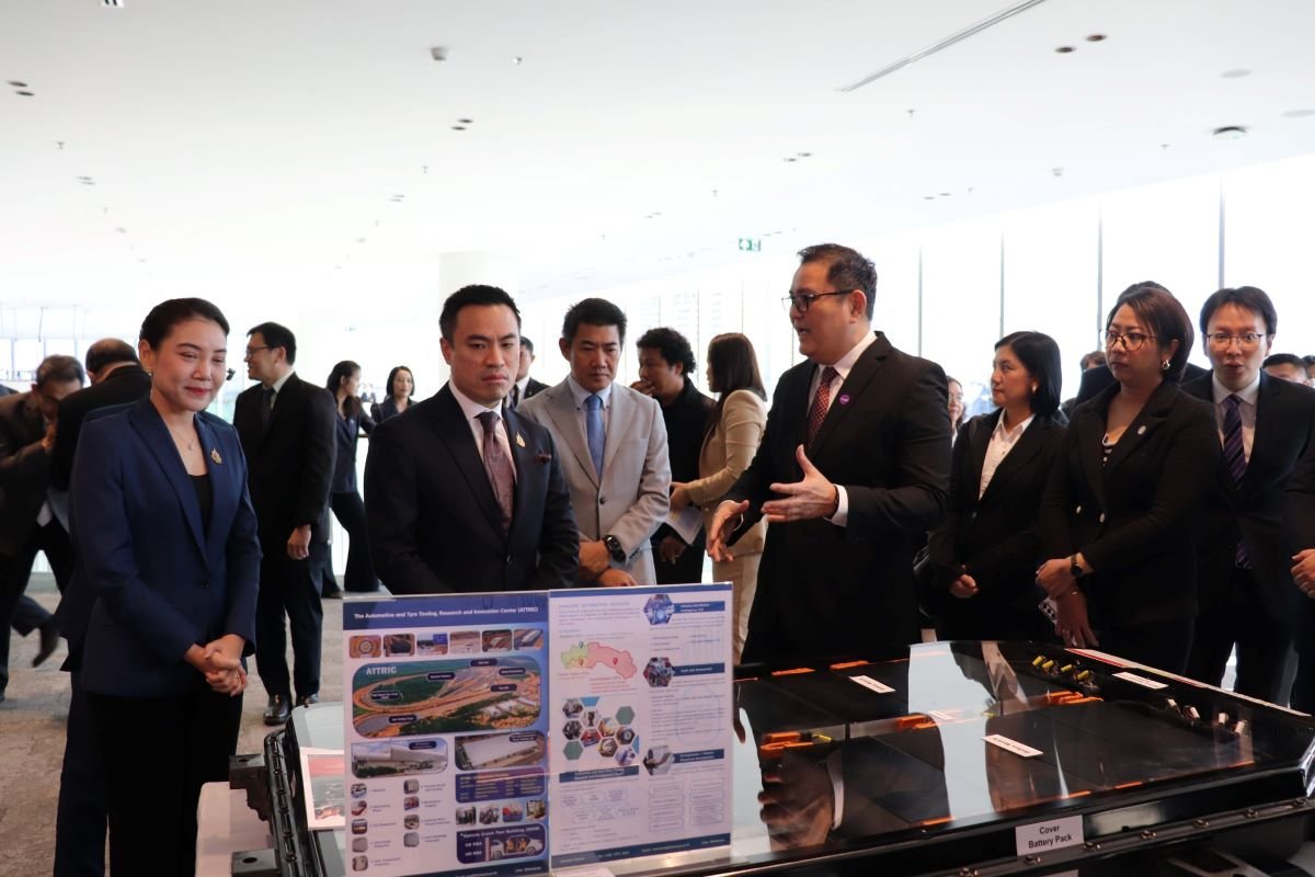 สถาบันยานยนต์ จัดแสดงโครงการกำจัดซากยานยนต์และแบตเตอรี่ยานยนต์ไฟฟ้าในงาน OIE Forum ครั้งที่ 16 สถาบันยานยนต์ จัดแสดงโครงการกำจัดซากยานยนต์และแบตเตอรี่ยานยนต์ไฟฟ้าในงาน OIE Forum ครั้งที่ 16