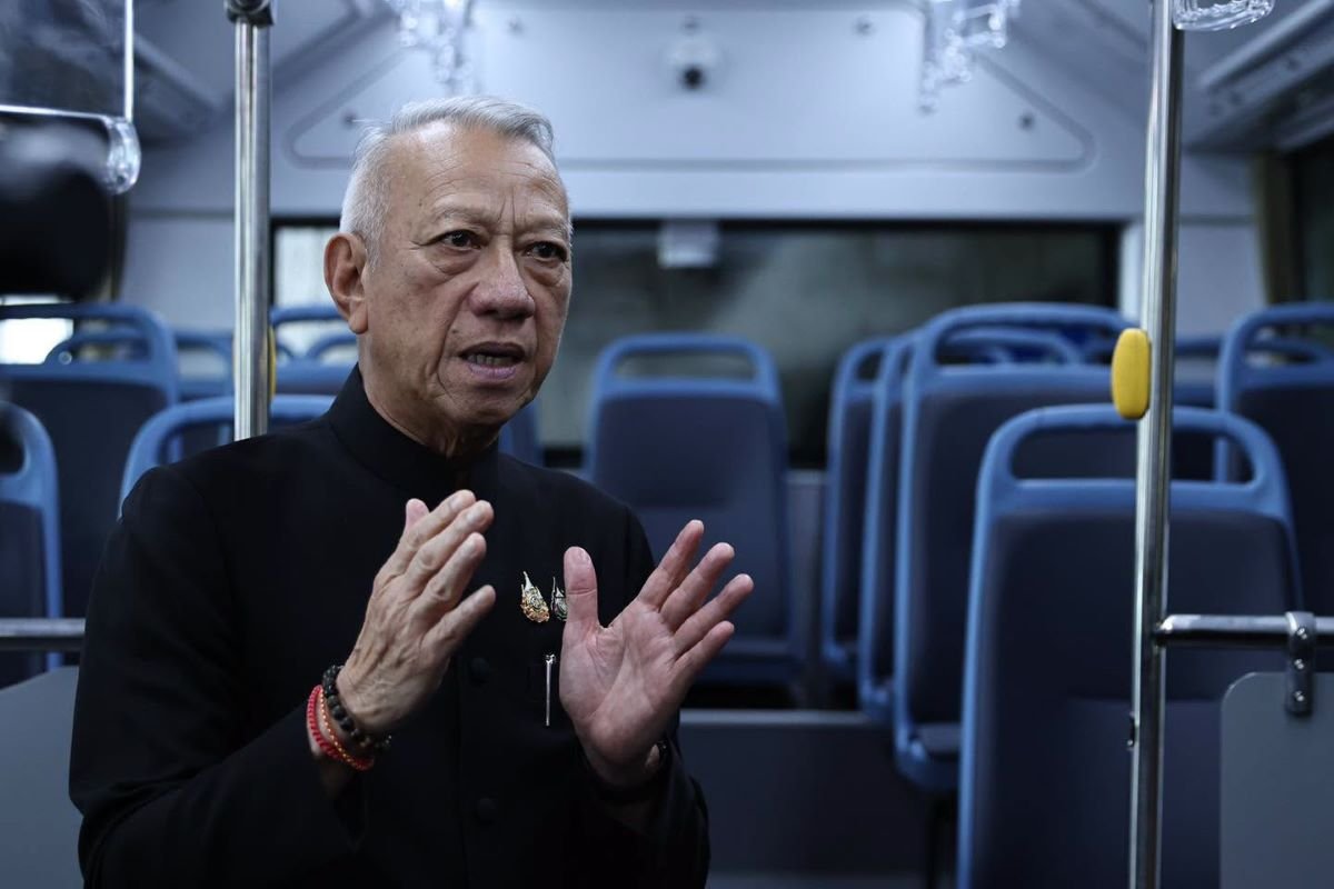 “พิพัฒน์” เผยขสมก.เตรียมรับรถเมล์ไฟฟ้า 2,320 คัน ภายในปีนี้ ผู้สูงอายุได้รับส่วนลดค่าโดยสาร 50%