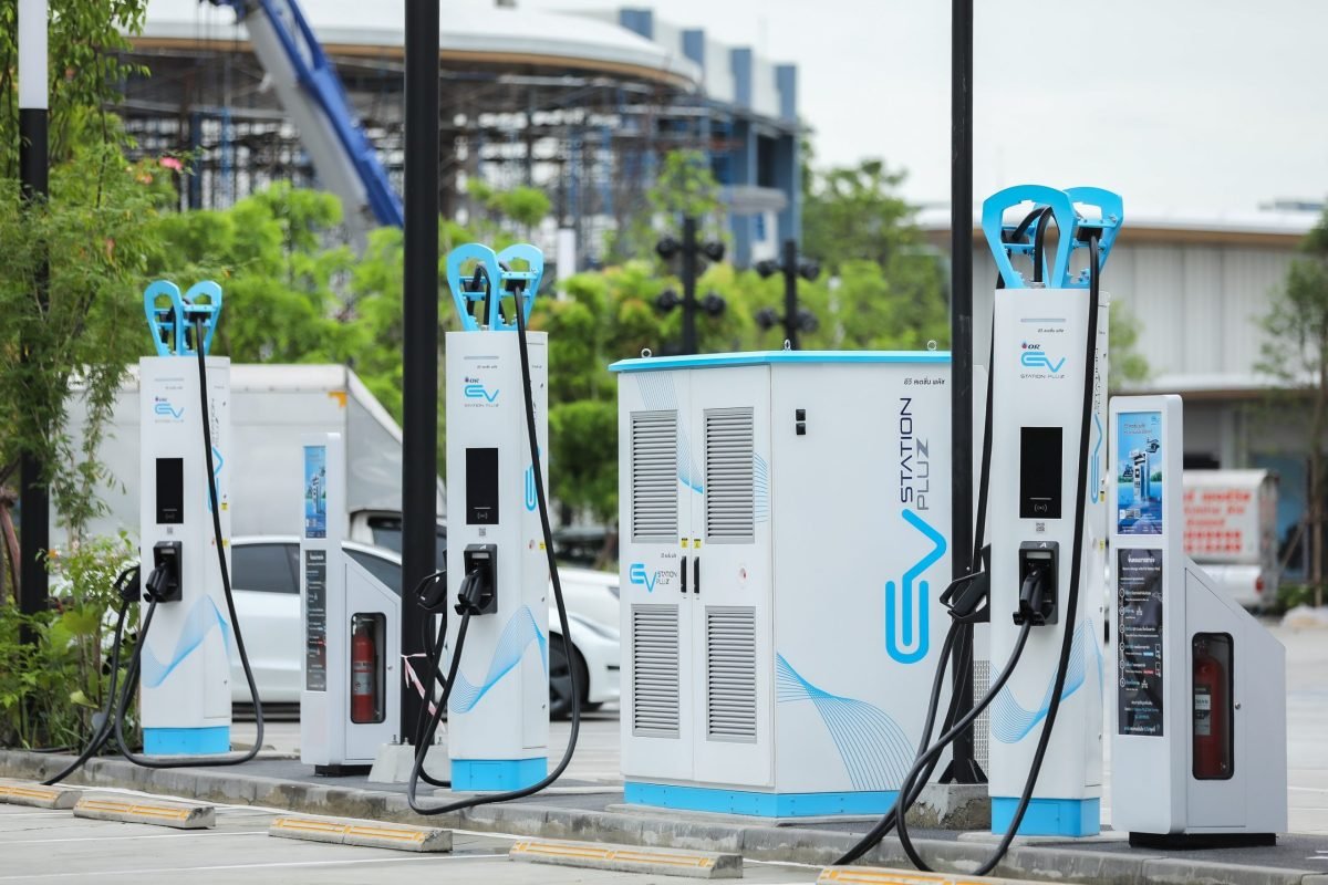 EV Station PluZ เปิดตัวเครื่องชาร์จรุ่นใหม่ Quick Charge กำลังไฟสูงสุด 180 กิโลวัตต์ แห่งแรกที่ พีทีที สเตชั่น แฟลกชิป สโตร์ สาขาวิภาวดี 62 