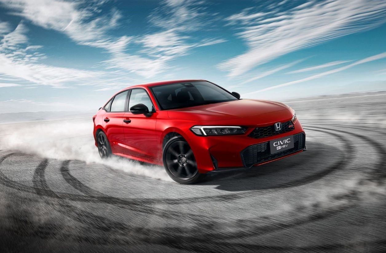 ฮอนด้า ปลุกสัญชาตญาณสปอร์ตใน Honda Civic e:HEV ใหม่