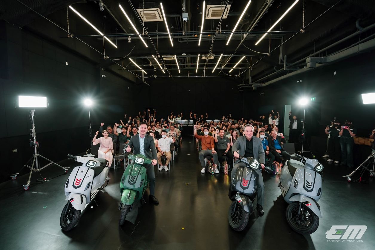EM Motor เปิดจองมอเตอร์ไซค์ไฟฟ้า“Legend Pro”ราคาพิเศษ 45,740 บาท 400 คันแรก EM Motor เปิดจองมอเตอร์ไซค์ไฟฟ้า“Legend Pro”ราคาพิเศษ 45,740 บาท 400 คันแรก