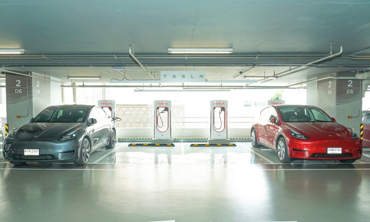 ไอคอนสยามเปิดให้บริการ Tesla Supercharging 10 ช่องจอด