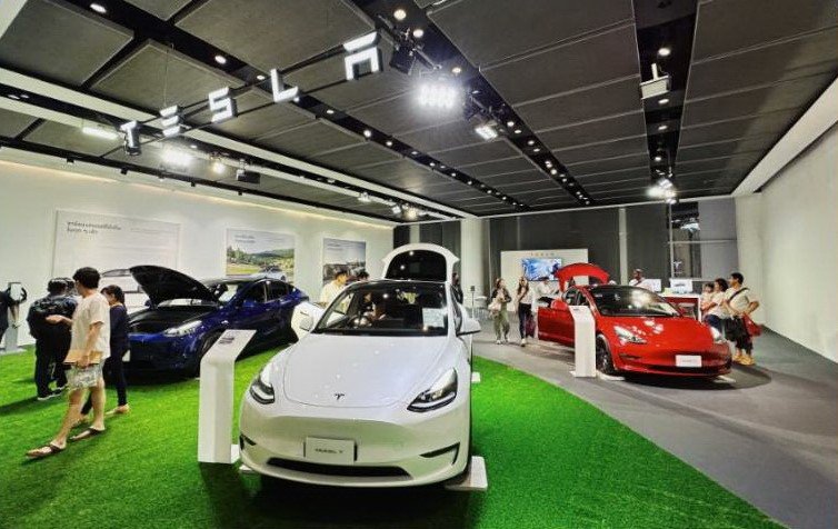 TESLA Future POP UP  ที่ The EmQuartier เริ่มแล้ว TESLA Future POP UP  ที่ The EmQuartier เริ่มแล้ว