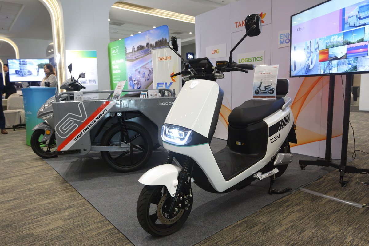 ทาคูนิ เตรียมส่งมอเตอร์ไซค์ไฟฟ้า TEM รุ่น T1 และ V8 ลุยตลาดไทยปลายปีนี้ ทาคูนิ เตรียมส่งมอเตอร์ไซค์ไฟฟ้า TEM รุ่น T1 และ V8 ลุยตลาดไทยปลายปีนี้