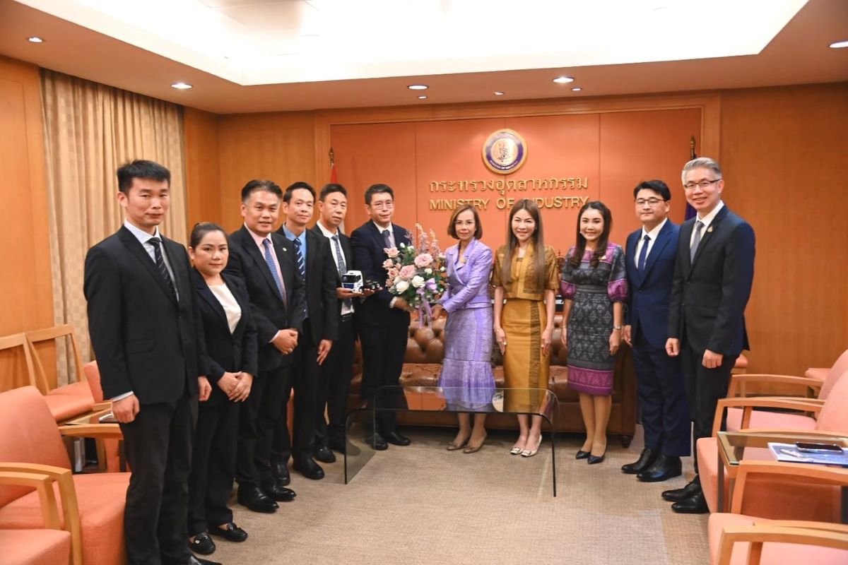 รมว.กระทรวงอุตสาหกรรม หารือ “โฟตอน ซีพี” เล็งหาแนวทางสนับสนุนการใช้รถบรรทุกไฟฟ้าในไทย รมว.กระทรวงอุตสาหกรรม หารือ “โฟตอน ซีพี” เล็งหาแนวทางสนับสนุนการใช้รถบรรทุกไฟฟ้าในไทย