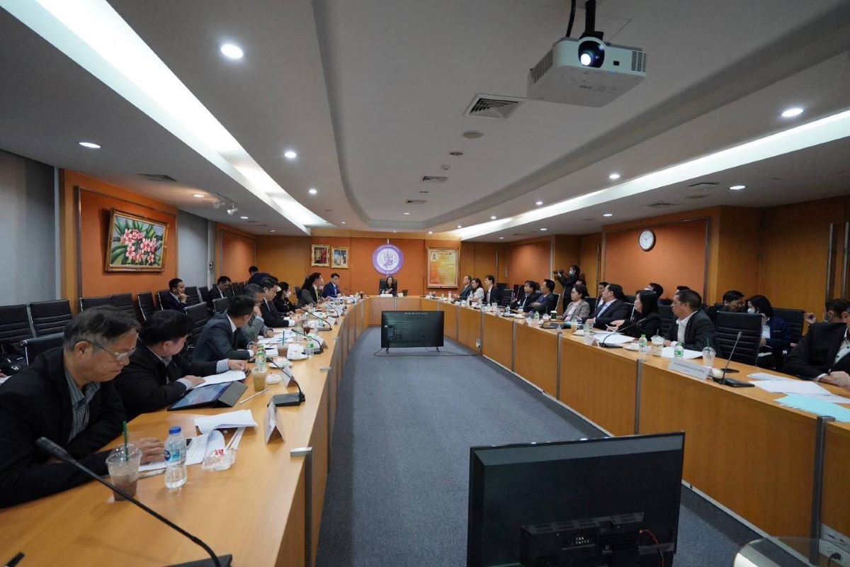 รมว.อุตฯถกกรรมการอีวี หารือจัดการแบตเตอรี่อีวีใช้งานเต็มประสิทธิภาพ และส่งเสริมดัดแปลงรถหน่วยงานราชการเป็นรถอีวี รมว.อุตฯถกกรรมการอีวี หารือจัดการแบตเตอรี่อีวีใช้งานเต็มประสิทธิภาพ และส่งเสริมดัดแปลงรถหน่วยงานราชการเป็นรถอีวี