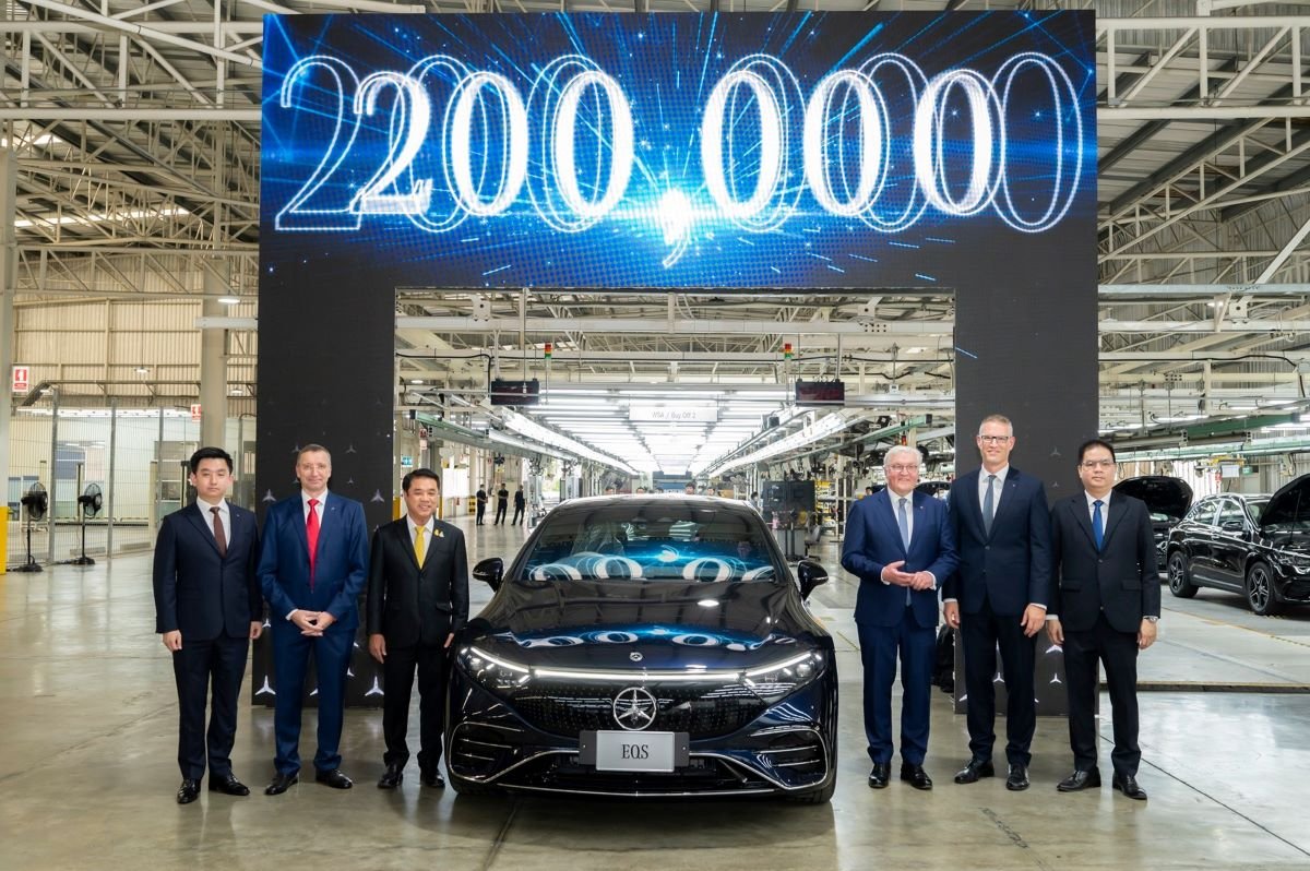 ประธานาธิบดีเยอรมนีฯ เยี่ยมชมโรงงานเมอร์เซเดส-เบนซ์ ร่วมฉลองรถยนต์คันที่ 200,000 “EQS 500 4MATIC AMG Premium” ประธานาธิบดีเยอรมนีฯ เยี่ยมชมโรงงานเมอร์เซเดส-เบนซ์ ร่วมฉลองรถยนต์คันที่ 200,000 “EQS 500 4MATIC AMG Premium”