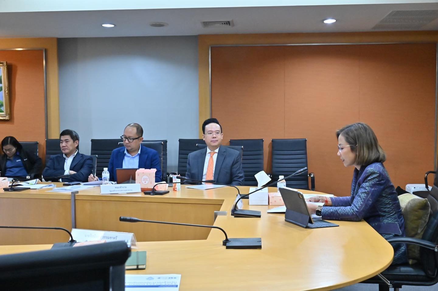 “พิมพ์ภัทรา” พิจารณาแผนหนุน EV ปี 68 ในการประชุมแผนงานบูรณาการพัฒนาอุตสาหกรรมและบริการแห่งอนาคต