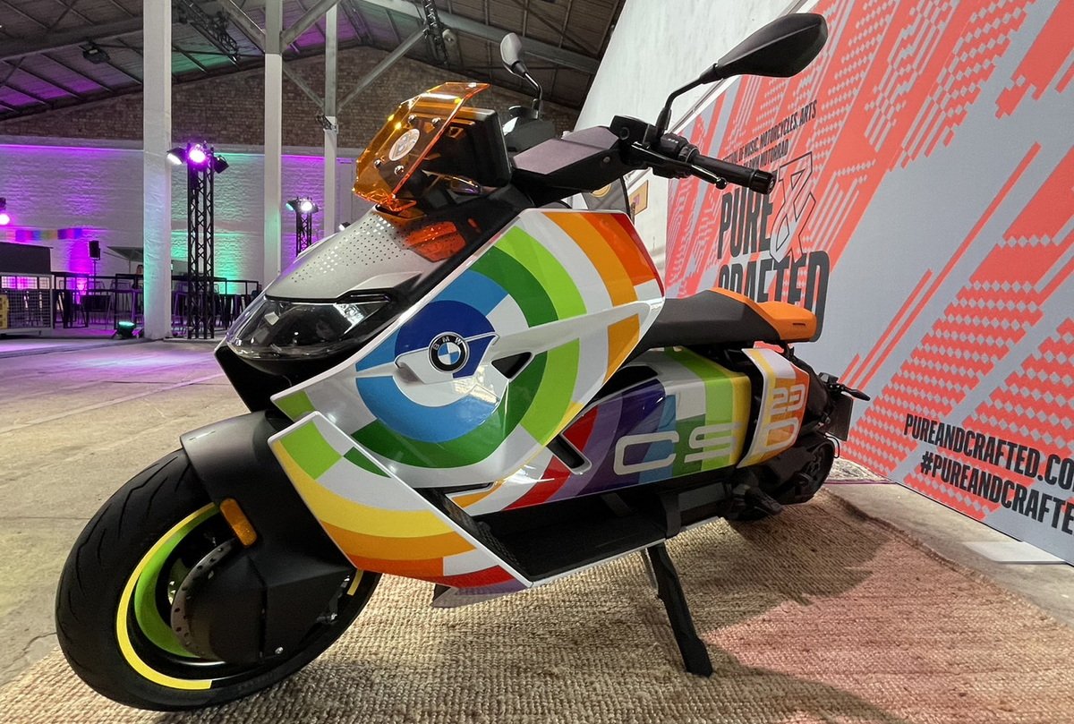 04 Custom BMW CE 04 ในดีไซน์ที่หลากหลาย