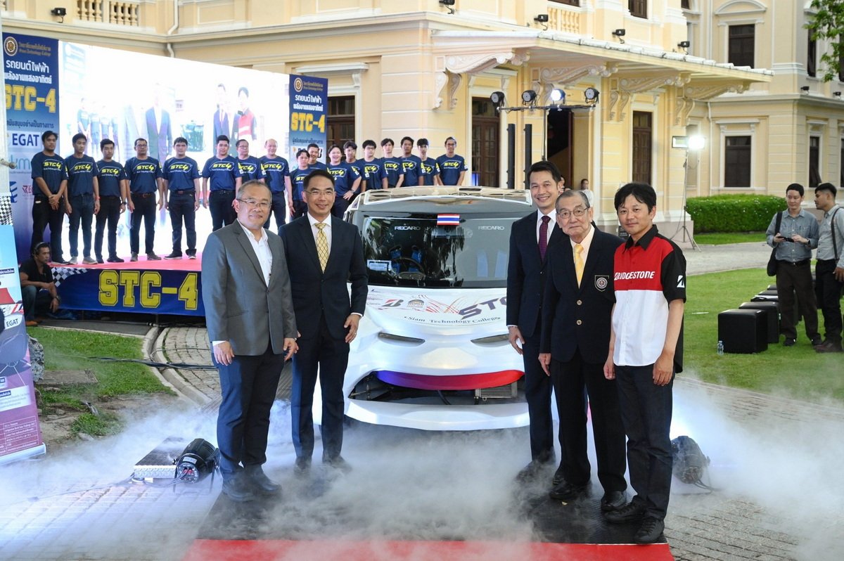 วิทยาลัยเทคโนโลยีสยามร่วมกับพันธมิตร ส่งรถ STC-4 รถยนต์ไฟฟ้าพลังงานแสงอาทิตย์เข้าแข่งขันในรายการ Bridgestone World Solar Challenge 2023 ประเทศออสเตรเลีย วิทยาลัยเทคโนโลยีสยามร่วมกับพันธมิตร ส่งรถ STC-4 รถยนต์ไฟฟ้าพลังงานแสงอาทิตย์เข้าแข่งขันในรายการ Bridgestone World Solar Challenge 2023 ประเทศออสเตรเลีย