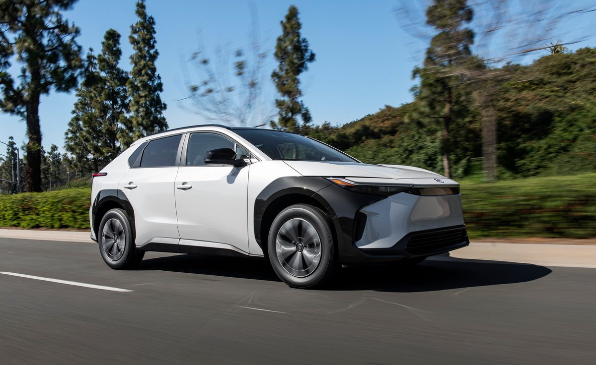 Toyota bZ4X 2024 เวอร์ชั่นอเมริกา เคาะราคาเริ่มต้นที่ 43,070-47,180 ดอลลาร์  Toyota bZ4X 2024 เวอร์ชั่นอเมริกา เคาะราคาเริ่มต้นที่ 43,070-47,180 ดอลลาร์