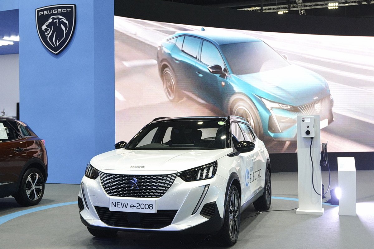 NEW PEUGEOT e-2008 EV รถ SUV พลังไฟฟ้าล้วนรุ่นแรกของ “PEUGEOT”