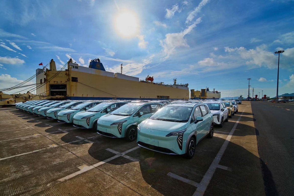 GAC AION เผยภาพการขนส่งรถยนต์ไฟฟ้า GAC AION Y Plus ลงเรือที่ท่าเรือ Nansha เมืองกว่างโจว  GAC AION เผยภาพการขนส่งรถยนต์ไฟฟ้า GAC AION Y Plus ลงเรือที่ท่าเรือ Nansha เมืองกว่างโจว