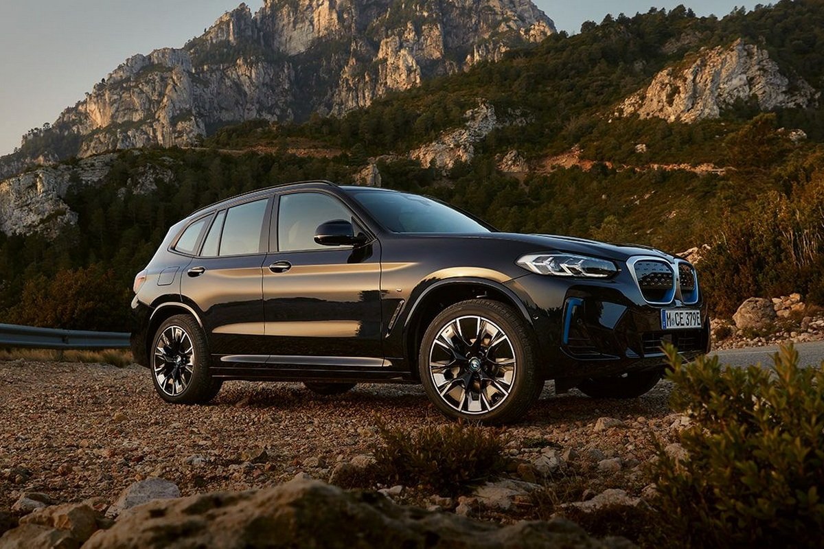 BMW iX3 M Sport รถสปอร์ตไฟฟ้า 100% ชาร์จเต็มวิ่งไกล 461 กม.