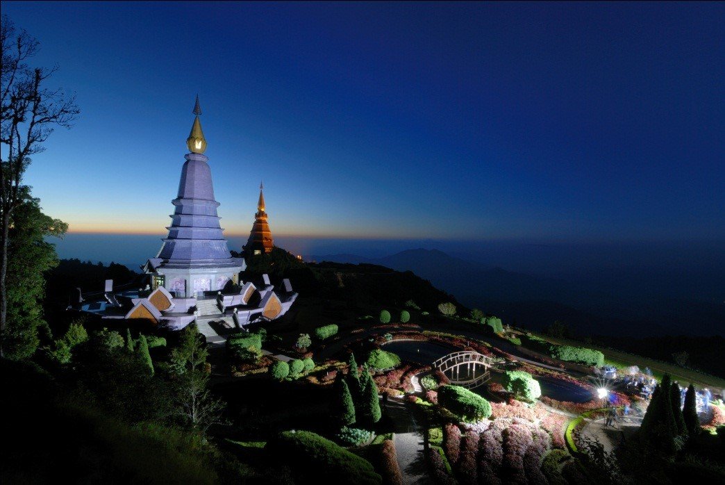 พระมหาธาตุนภเมทนีดล นภพลภูมิสิริ จังหวัดเชียงใหม่  พระมหาธาตุนภเมทนีดล นภพลภูมิสิริ จังหวัดเชียงใหม่