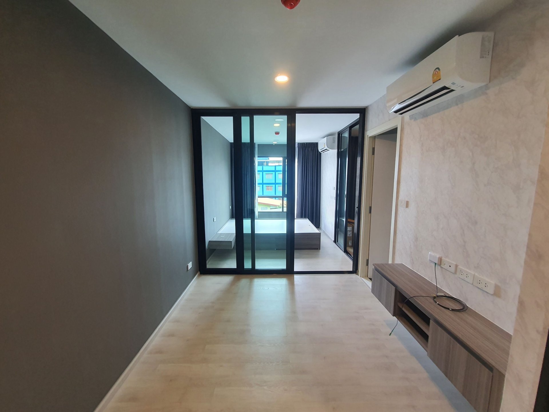 Best Price for Newly Decorated Room!! 27.65 Sq.m Unit for SALE at The Origin Sukhumvit 105 Near BTS Bearing!!