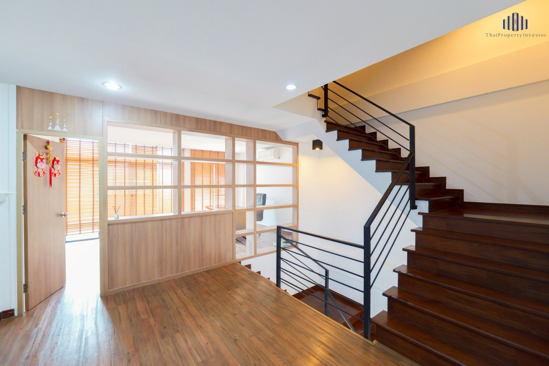 ขายด่วน ราคานี้หาไม่ได้อีกแล้ว !! ตึก โฮมออฟฟิศทำเลดี สำหรับเจ้าของธุรกิจ ผู้บริหารยุคใหม่ !!! เวิร์คแอดไลฟ์ นวมินทร์ 36 ฟังก์ชั่นครบ เดินทางง่าย ติดถนนนวมินทร์ 36 เชื่อมต่อเกษตรนวมินทร์ ลาดพร้าว บางกะปิ รัชดา พระรามเก้า ได้สะดวก