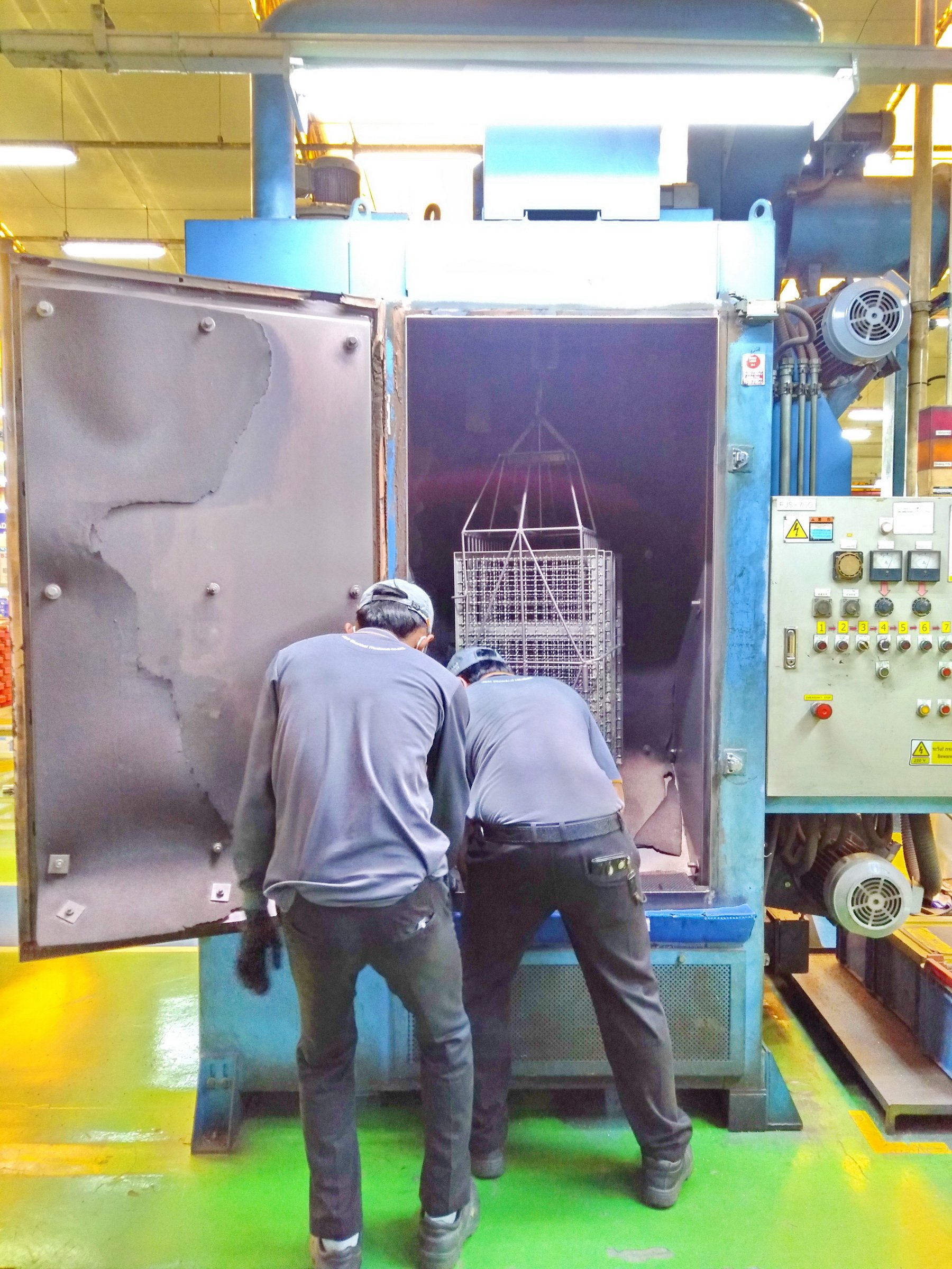 Jig striper / Mold cleaning shot blasting Jig striper / Mold cleaning shot blasting