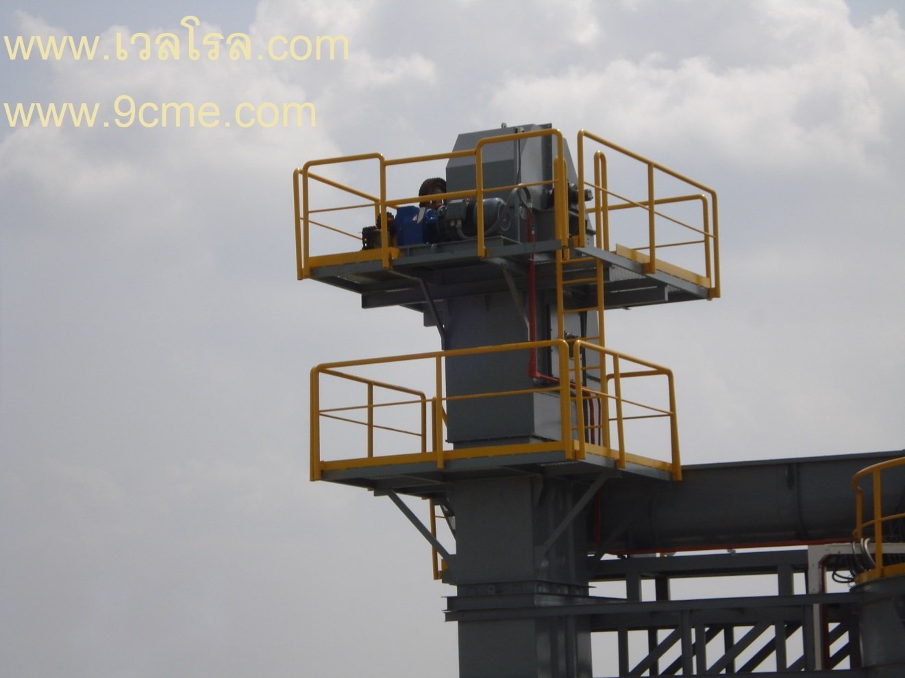กระพ้อลำเลียง(Bucket elevator, continuous buckets using chain)
