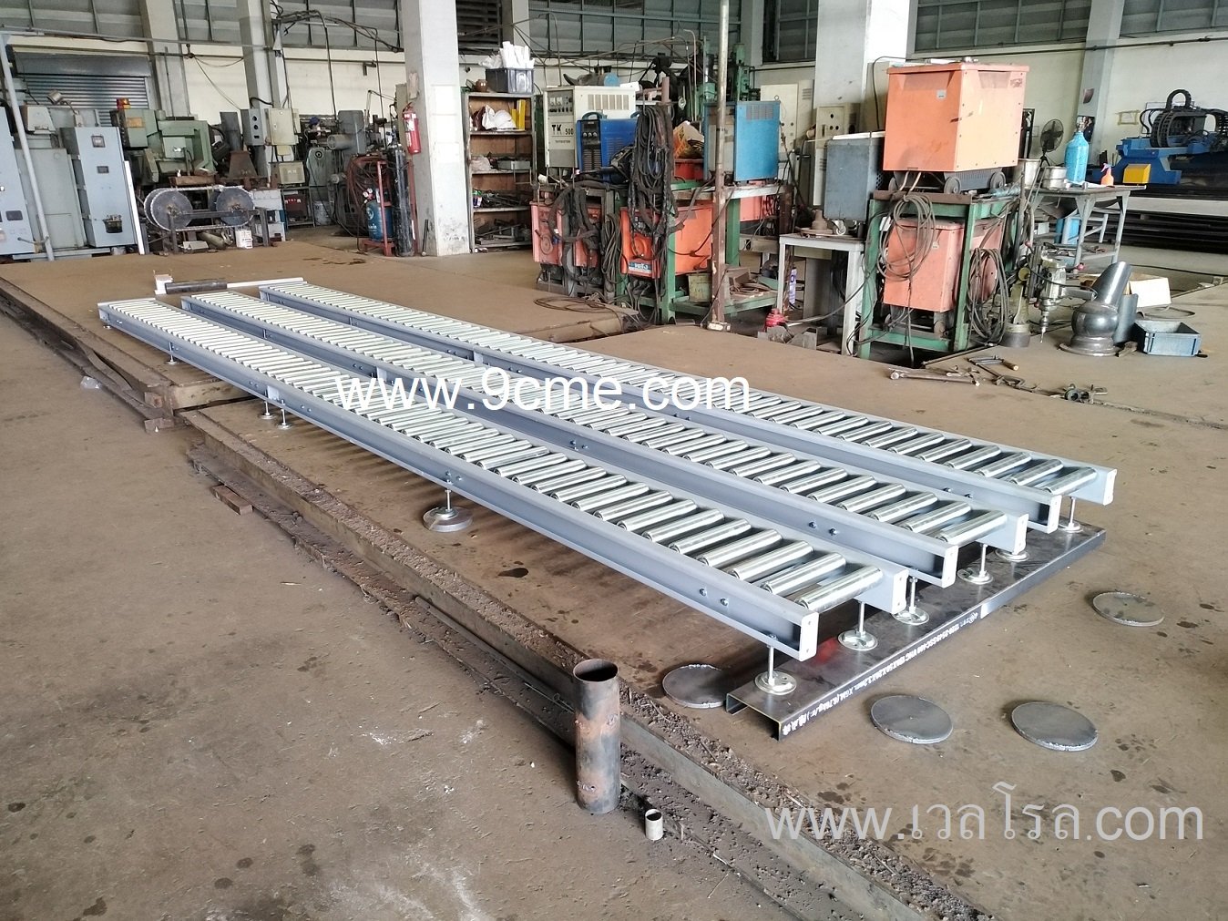 ลูกกลิ้งลำเลียงแบบใช้แรงโน้มถ่วง (Gravity roller conveyor) ลูกกลิ้งลำเลียงแบบใช้แรงโน้มถ่วง (Gravity roller conveyor)