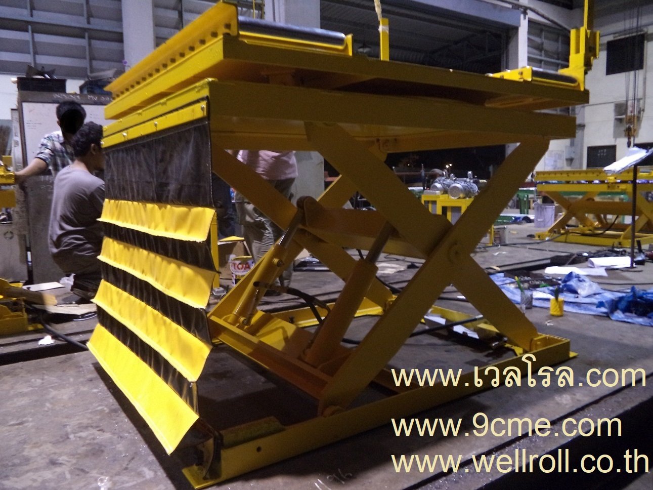 โต๊ะยก-หมุน พร้อมรางลูกกลิ้ง (table lifter with free roller conveyor on turntable) โต๊ะยก-หมุน พร้อมรางลูกกลิ้ง (table lifter with free roller conveyor on turntable)