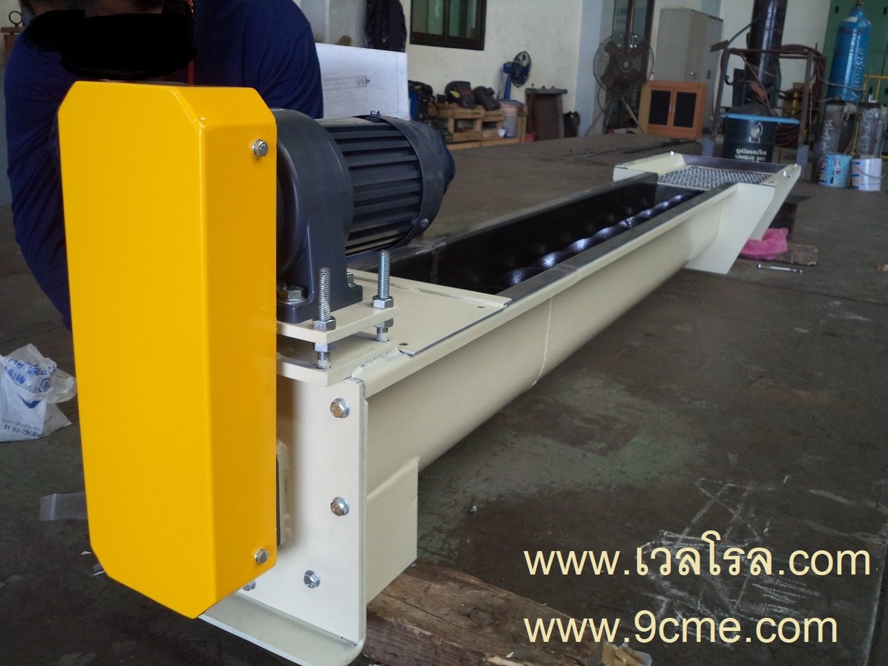 สกรูคอนเวเยอร์(screw conveyor) สกรูคอนเวเยอร์(screw conveyor)