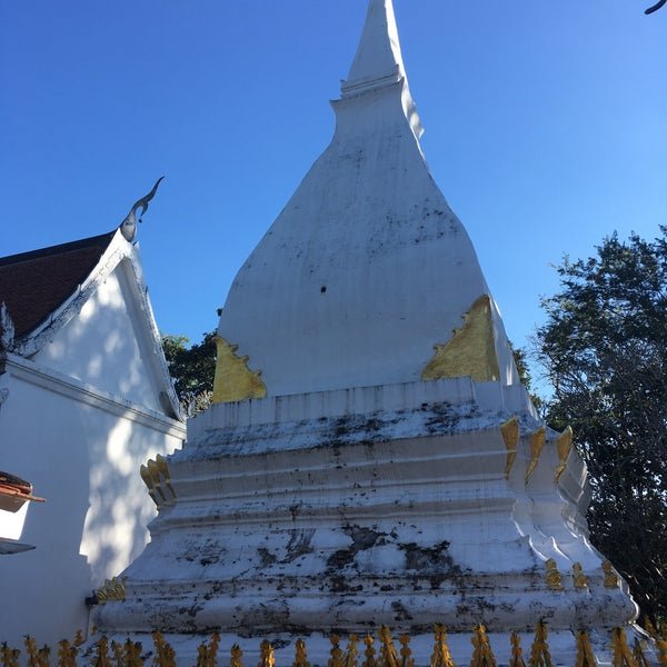 พระธาตุศรีสองรัก (Wat Phra That Sri Song Rak)