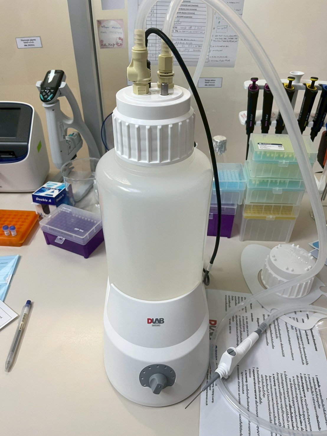 SafeVac Vacuum-Controlled Aspiration System 4L by Dlab
