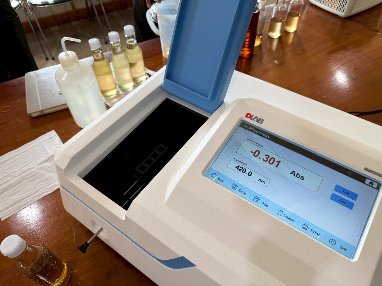 (SP-UV2102) UV-Vis Spectrophotometer by Dlab