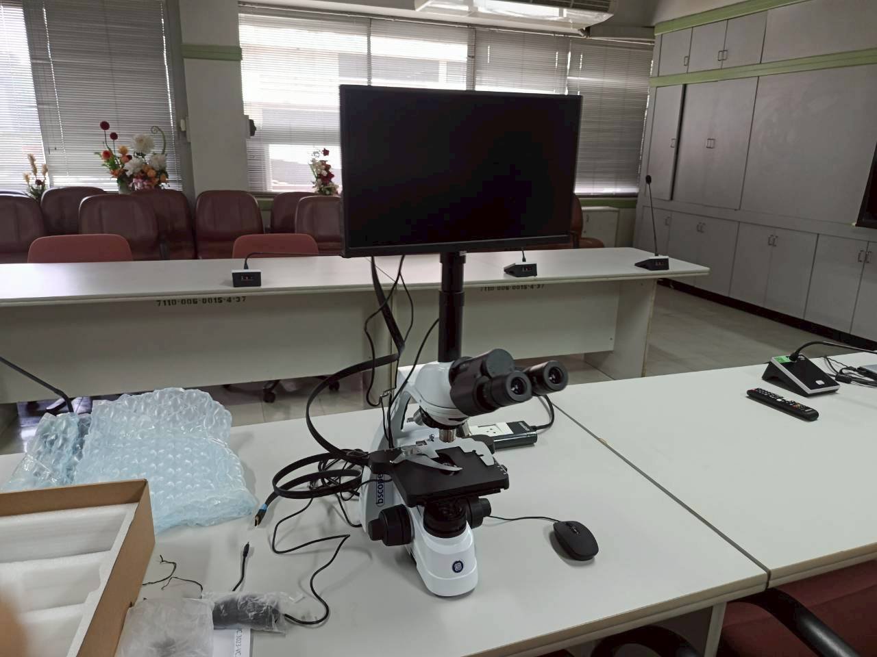 bscope series - Biological Microscopes by Euromax