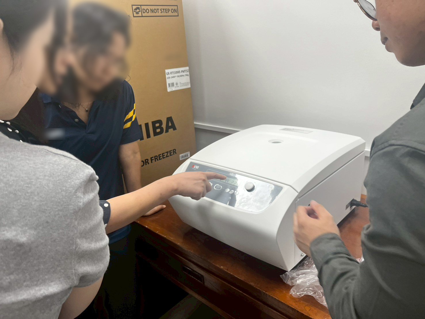 DM0636 Low Speed Centrifuge by DLAB