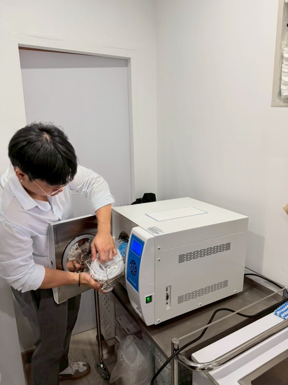 (B8C) Automatic table type steam sterilizer by ZenithLab