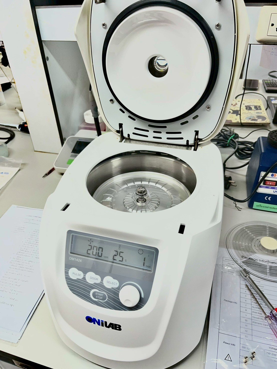 (DM1424) Hematocrit Centrifuge by Onilab