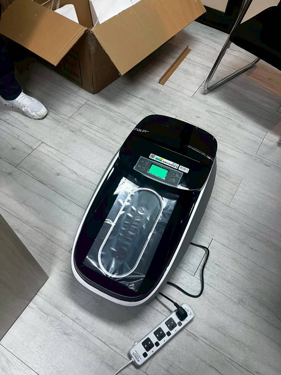 Automatic Shoes Cover Machine by Anyshoes