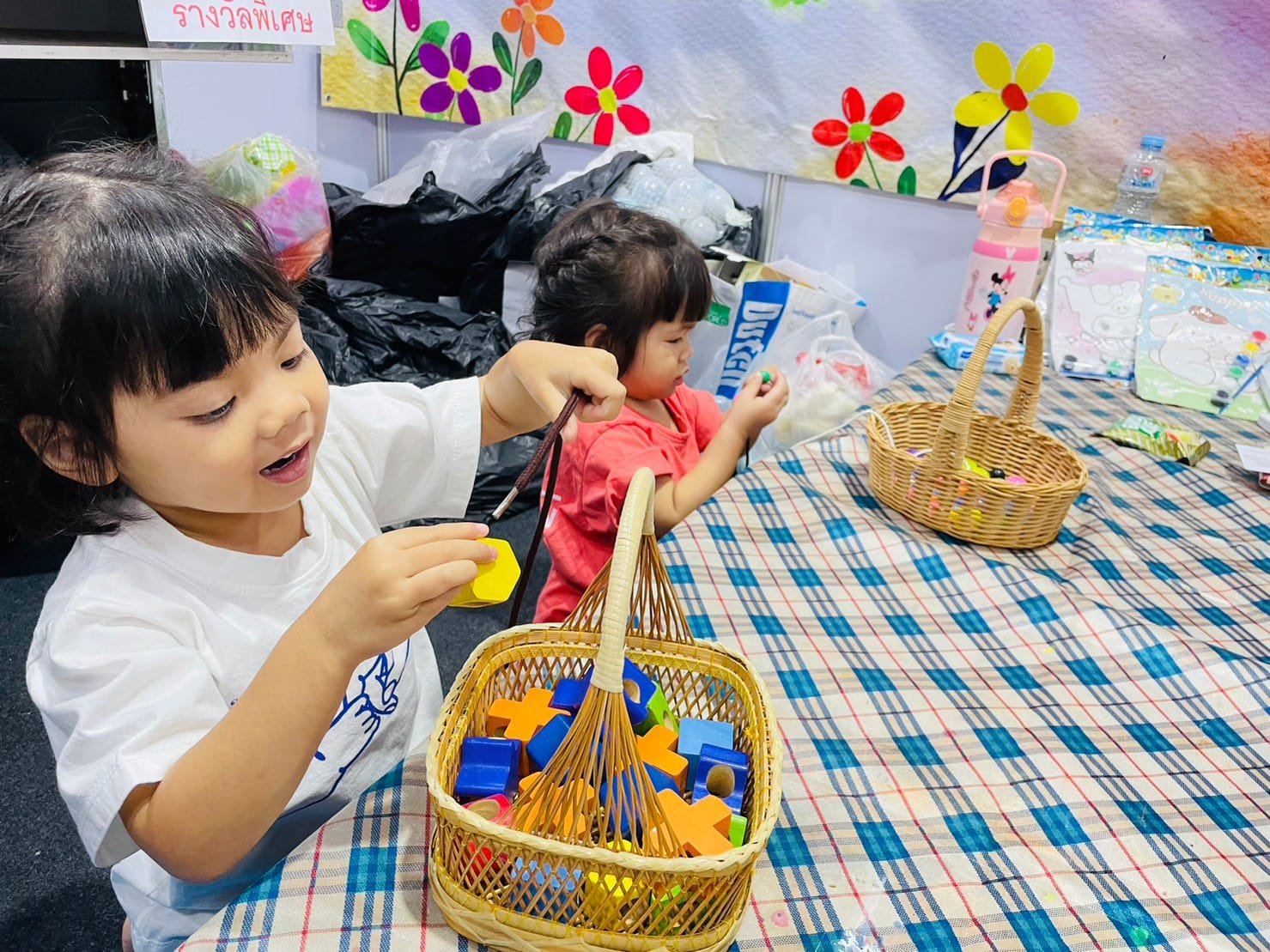บ้านทานตะวัน พาเด็กๆ ร่วมกิจกรรมงานมหกรรมหนังสือระดับชาติ ครั้งที่ 28 บ้านทานตะวัน พาเด็กๆ ร่วมกิจกรรมงานมหกรรมหนังสือระดับชาติ ครั้งที่ 28