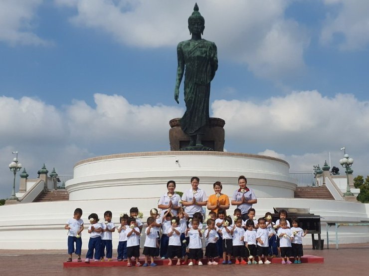 วันมาฆบูชา "ของเด็กๆ บ้านทานตะวัน" วันมาฆบูชา "ของเด็กๆ บ้านทานตะวัน"