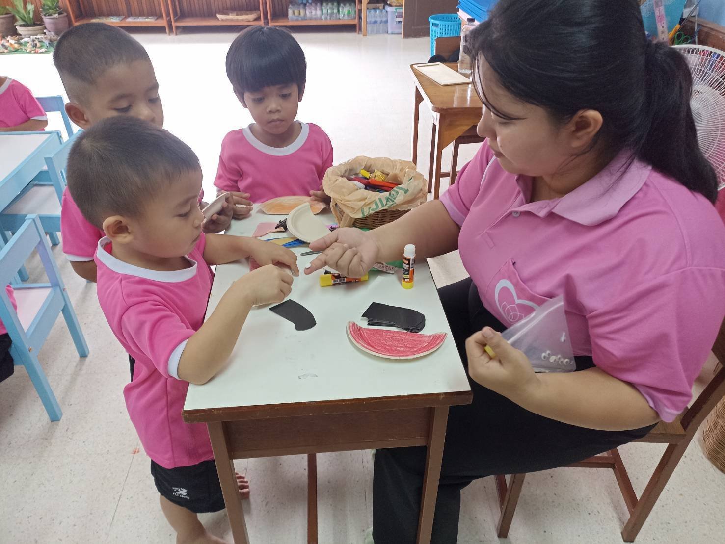 มาทำ ไดโนเสาร์จานกระดาษ กันเถอะ