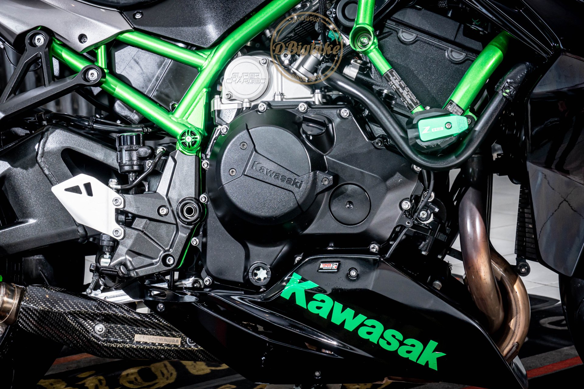 Kawasaki ZH2 - dbigbike