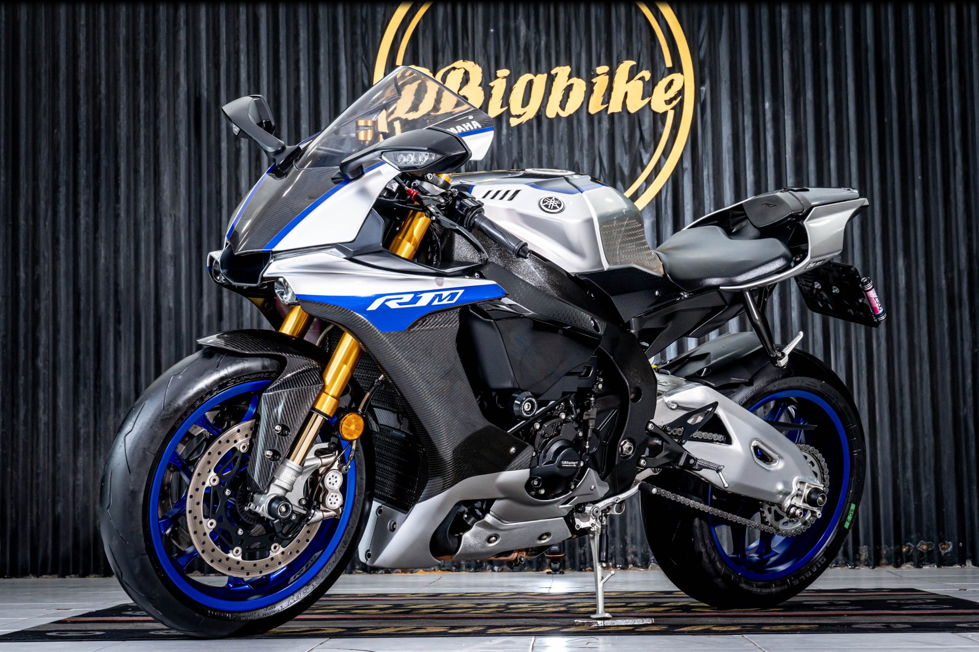 Yamaha YZF R1M - dbigbike