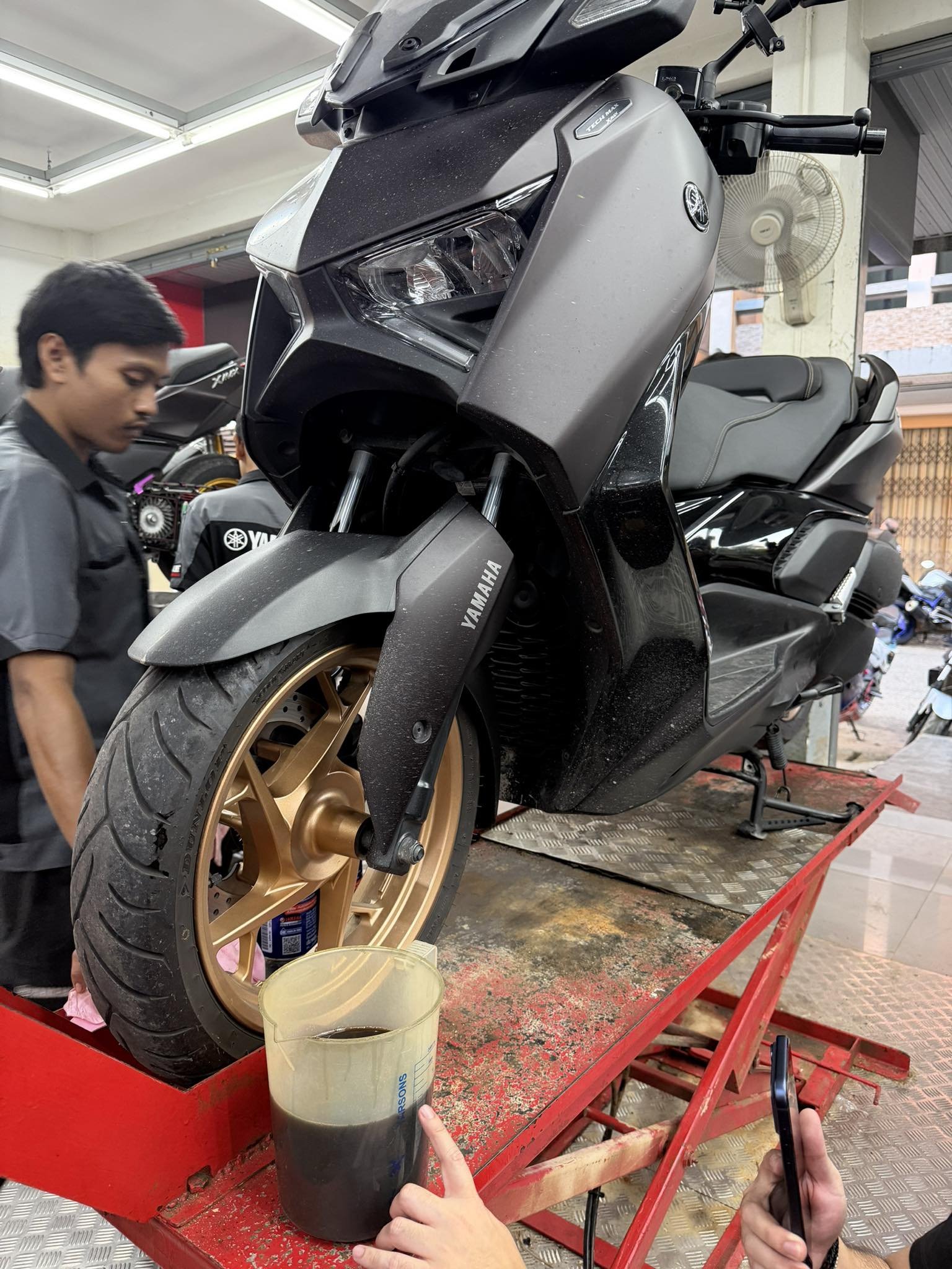 Yamaha XMAX น้ำมันเครื่องหาย เพราะอะไร?