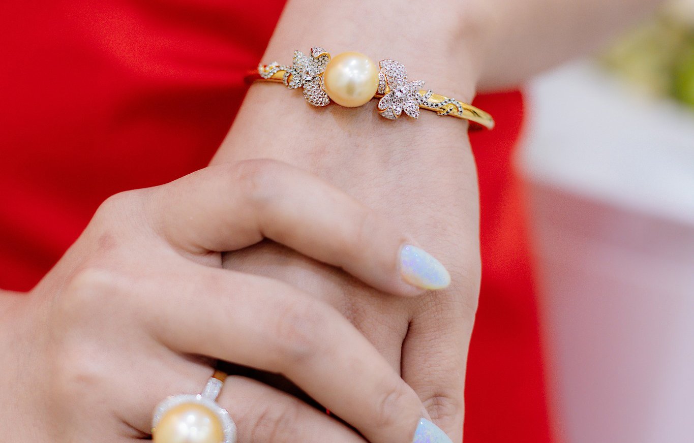 ทำไมต้อง “ไข่มุก” (พี่พรายเชียร์ ลูกค้าช้อป) ทำไมต้อง “ไข่มุก” (พี่พรายเชียร์ ลูกค้าช้อป)