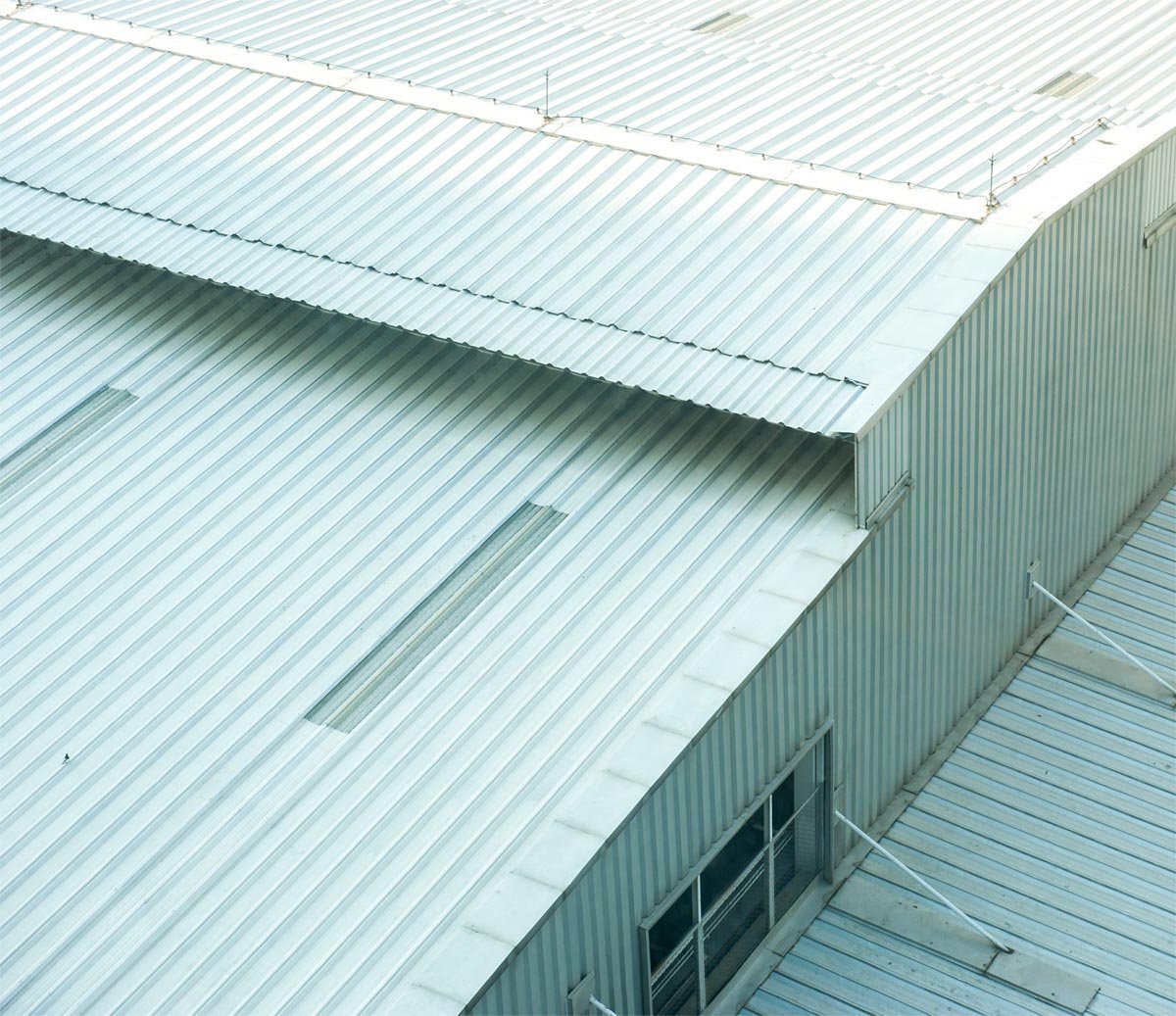 แผ่นเมทัลชีท สีสด สวยนาน ด้วยนวัตกรรมป้องกันรังสียูวี แผ่นเมทัลชีท สีสด สวยนาน ด้วยนวัตกรรมป้องกันรังสียูวี