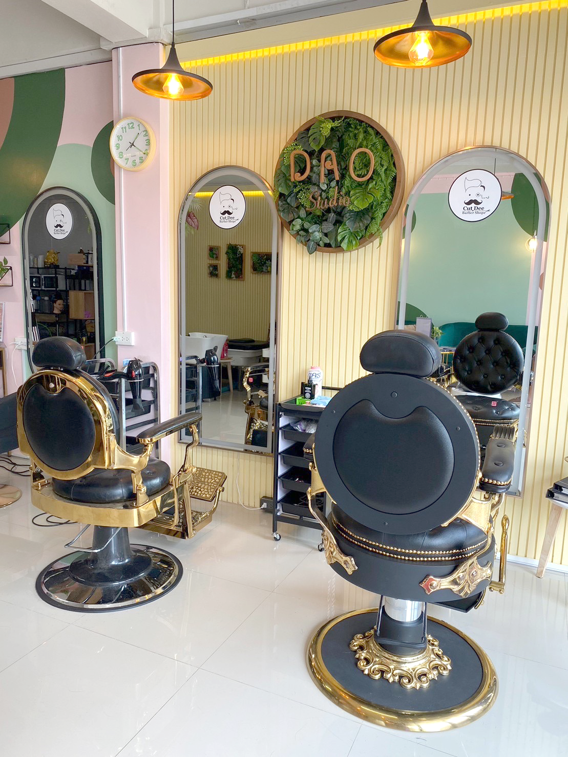 ไอเดียแต่งร้านเสริมสวยแบบเก่า ให้ กลายเป็นซาลอนมินิมอลเก๋ๆ