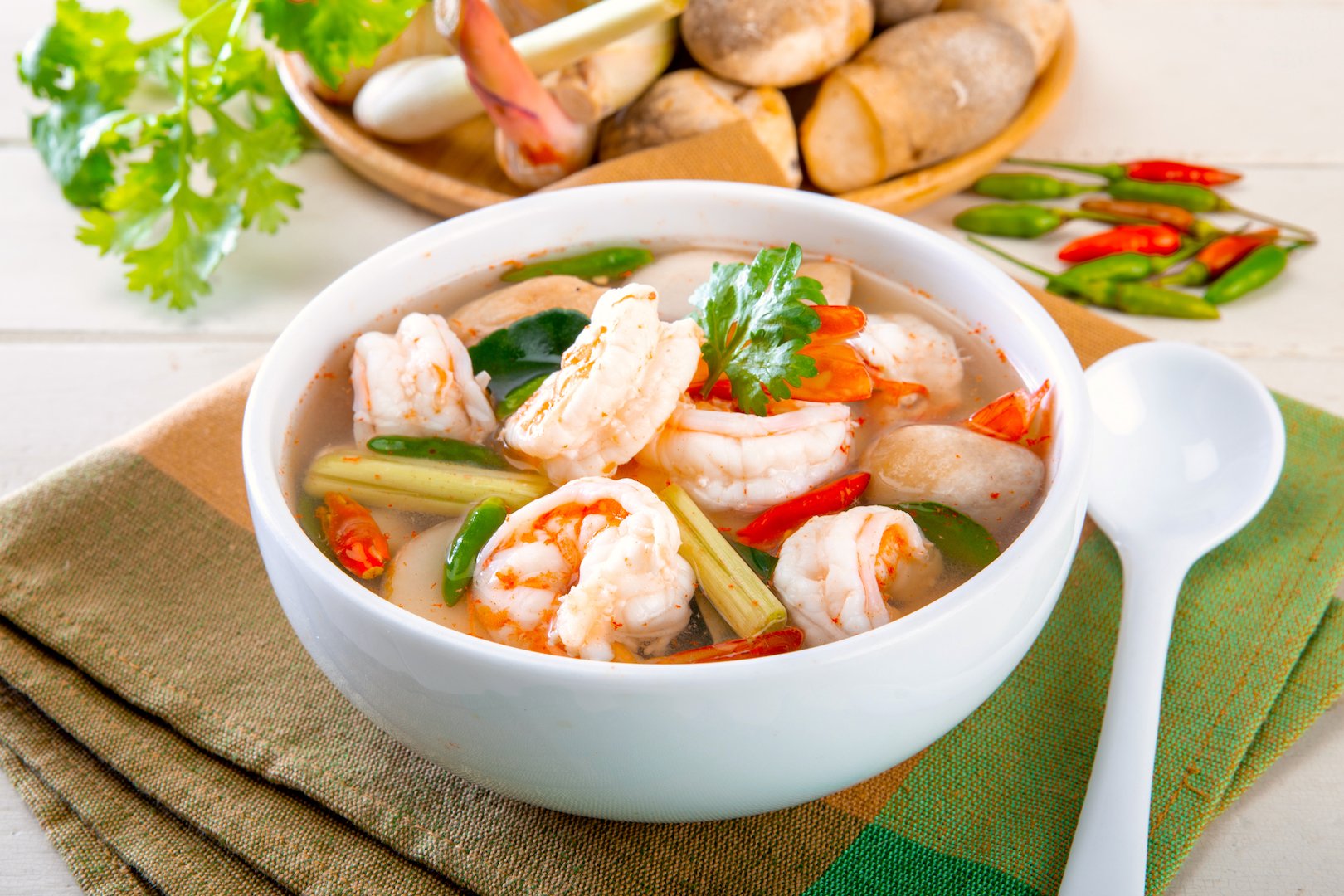 Tom Yum Goong (ต้มยำกุ้ง) Tom Yum Goong (ต้มยำกุ้ง)