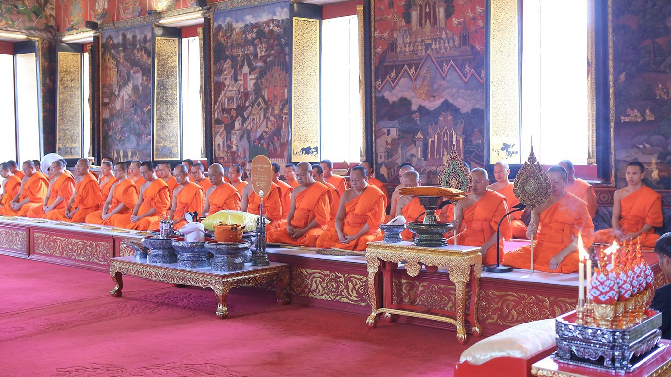 สมเด็จพระเจ้าอยู่หัวมหาวชิราลงกรณ บดินทรเทพยวรางกูร ทรงพระกรุณาโปรดเกล้าฯ ผ้าพระกฐินพระราชทาน ให้โรงพยาบาลบำรุงราษฎร์ อินเตอร์เนชั่นแนล ตามที่ขอพระราชทานเพื่อน้อมนำไปถวายพระสงฆ์จำพรรษากาลถ้วนไตรมาส