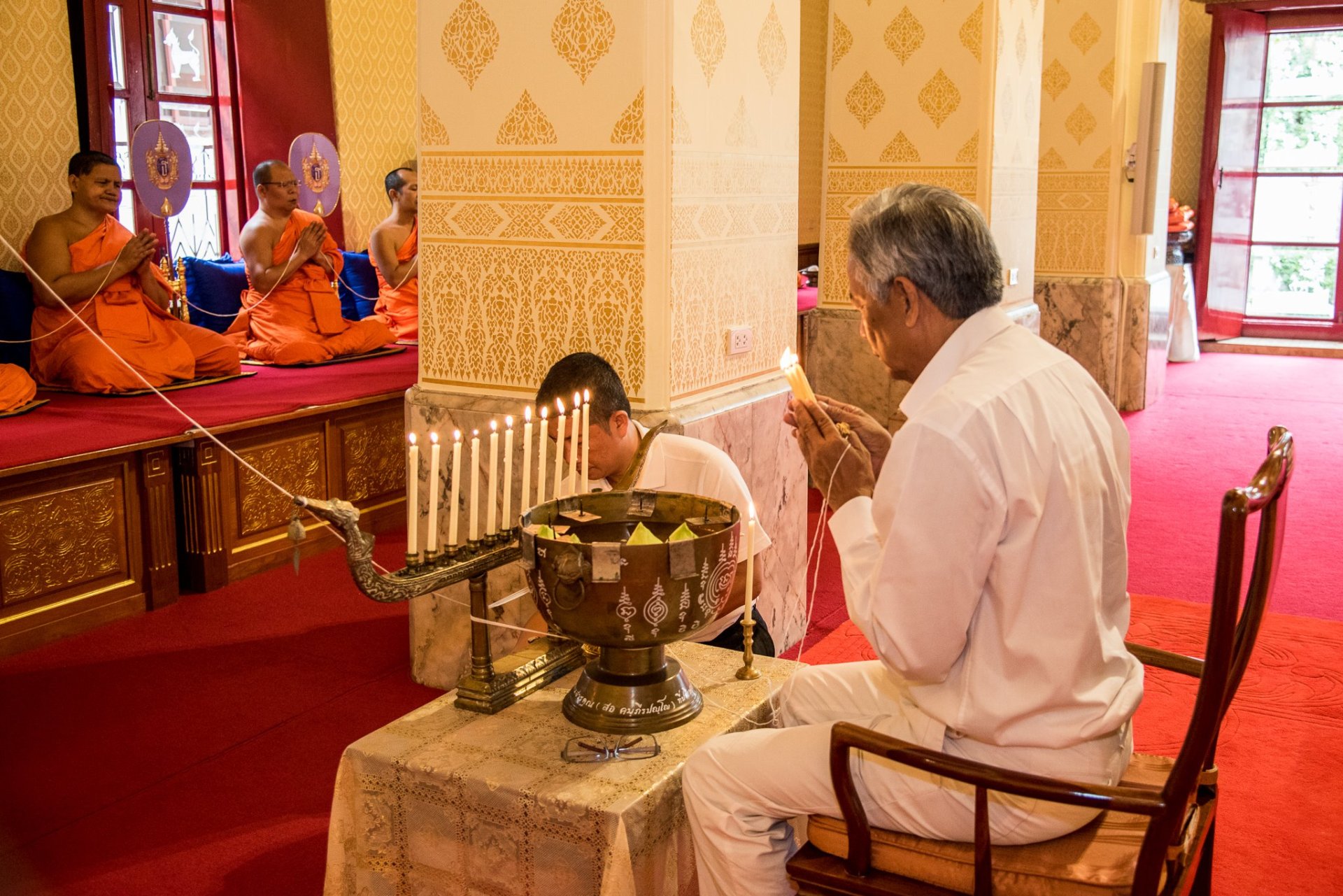 หม่อมหลวงสรศักดิ์ หัสดินทร ประกอบพิธีสวดนพเคราะห์ หม่อมหลวงสรศักดิ์ หัสดินทร ประกอบพิธีสวดนพเคราะห์