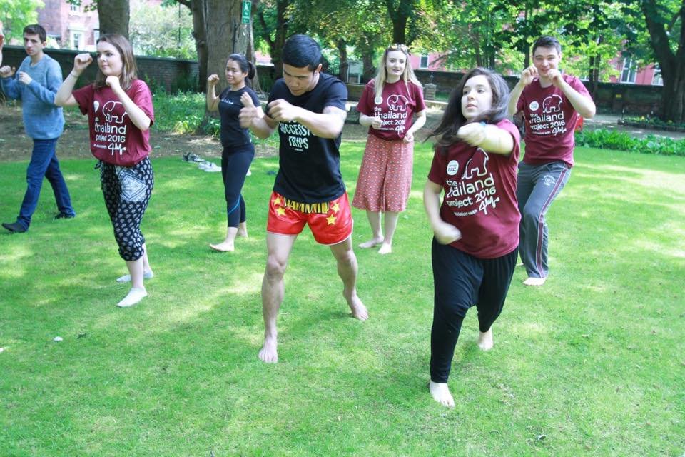 วันที่ 7 มิ.ย. 59 ที่ผ่านมา นักศึกษาจากมหาวิทยาลัยลีดส์ ประเทศอังกฤษ เข้ามาเรียนรู้วัฒนธรรมไทย วันที่ 7 มิ.ย. 59 ที่ผ่านมา นักศึกษาจากมหาวิทยาลัยลีดส์ ประเทศอังกฤษ เข้ามาเรียนรู้วัฒนธรรมไทย