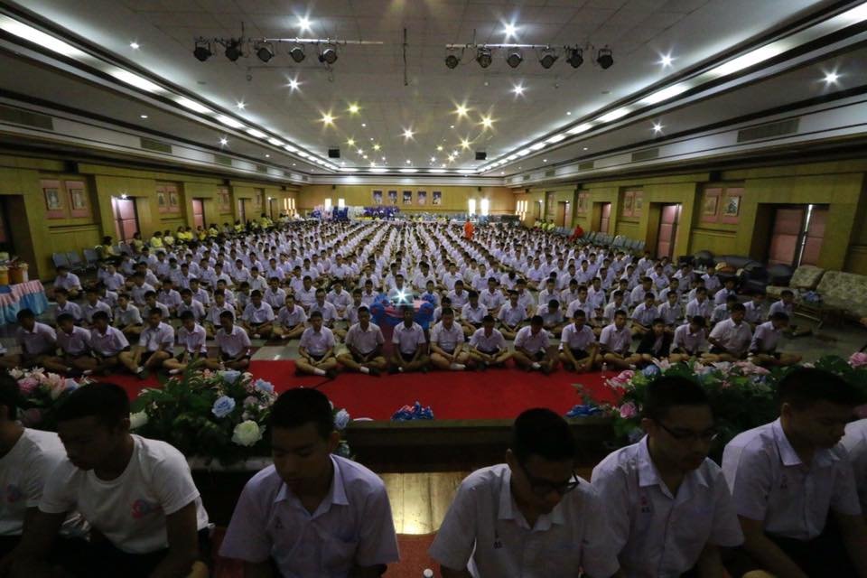 ค่ายคุณธรรมจริยธรรม โรงเรียนสวนกุหลาบวิทยาลัย บรรยายโดยพระวิทยากรกลุ่มใต้ร่มพุทธธรรม 