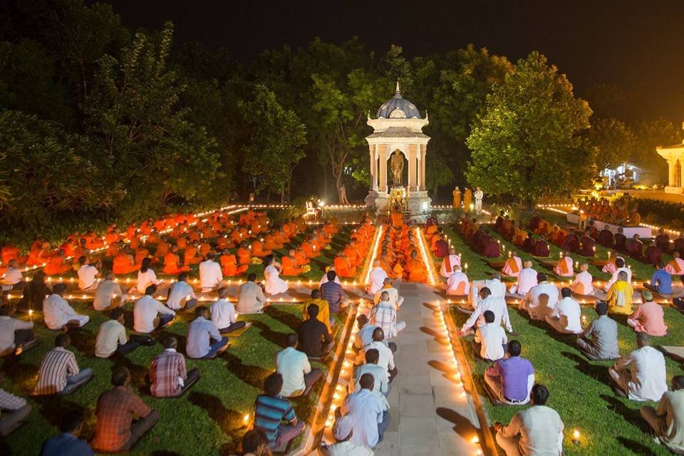 "นานาชาติศาสนา เมืองกุสินารา ร่วมรำลึกในพระมหากรุณาคุณ" "นานาชาติศาสนา เมืองกุสินารา ร่วมรำลึกในพระมหากรุณาคุณ"